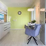 Timmare Seaside Apartman